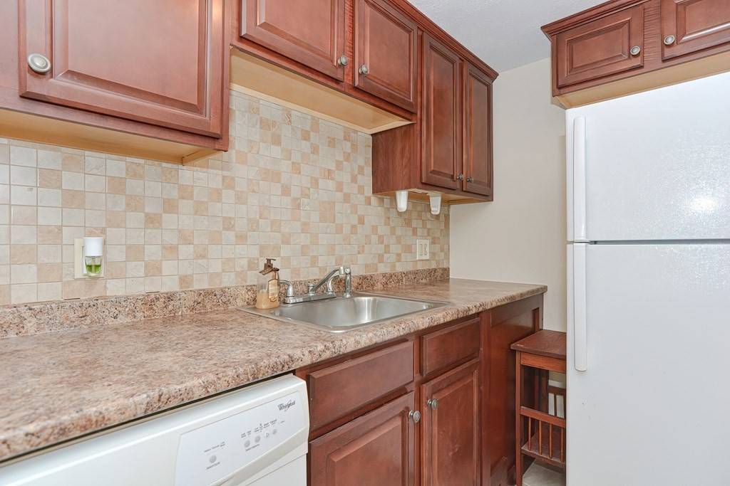 Walpole, MA 02081,224 School St #3