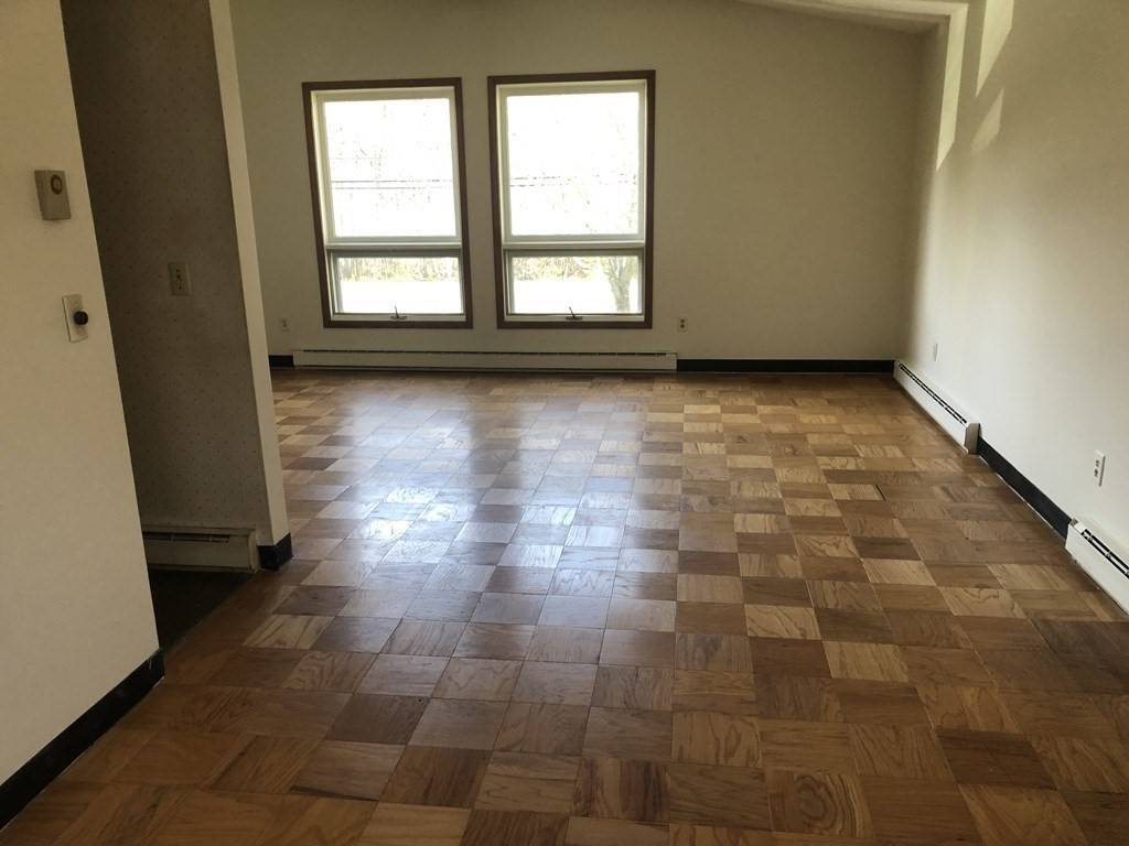 Millbury, MA 01527,15 Carleton Rd