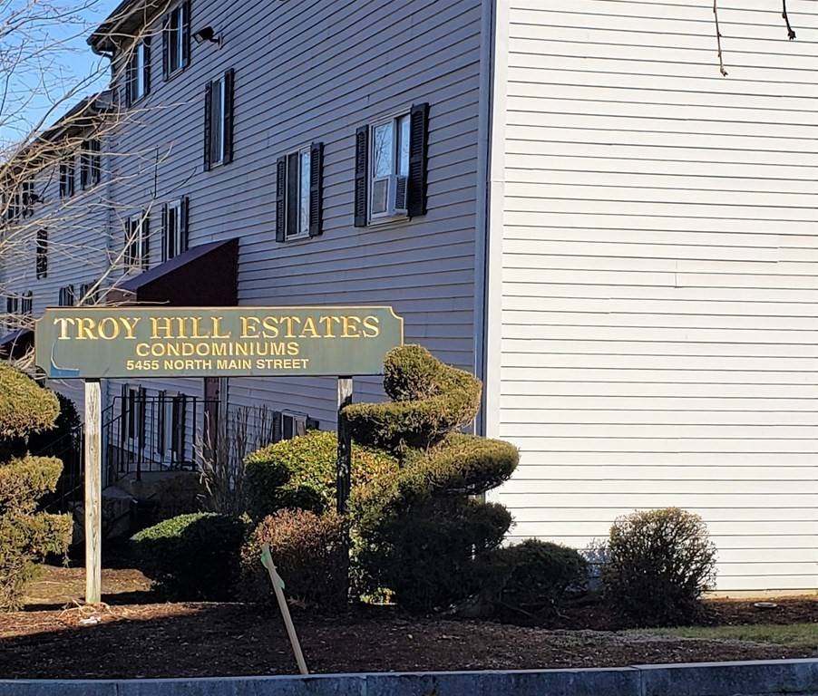 Fall River, MA 02720,5455 N Main St #16F