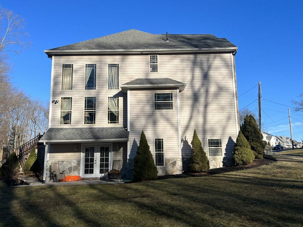 East Longmeadow, MA 01028,49 Birch Avenue