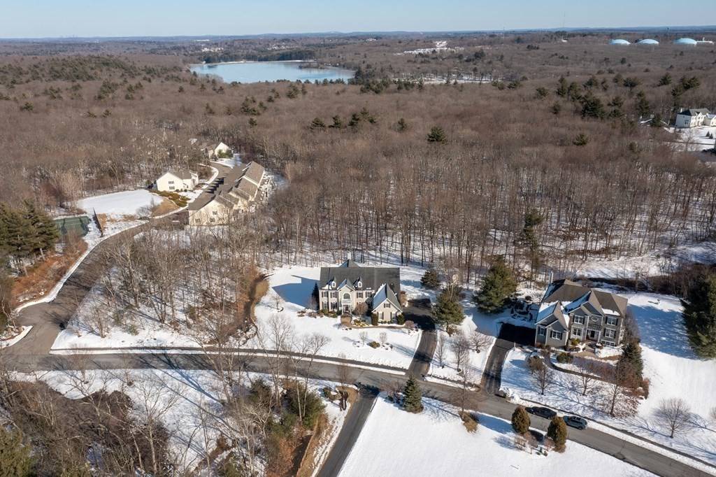 Hopkinton, MA 01748,19 Overlook Rd