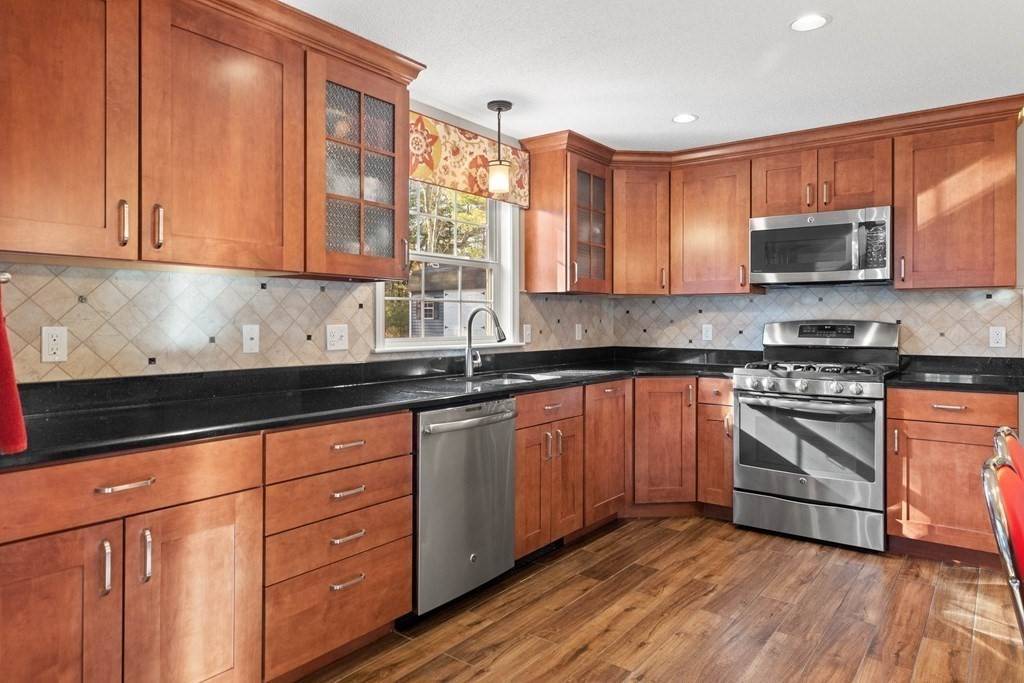 Topsfield, MA 01983,21 Wildes Rd