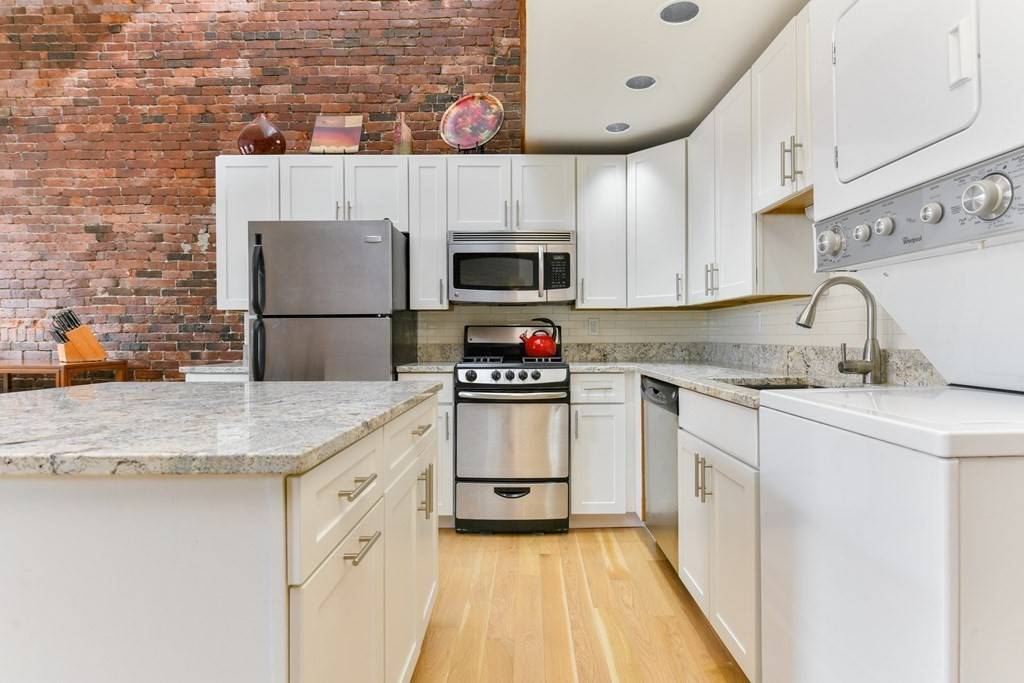 Boston, MA 02109,139 Fulton St #5