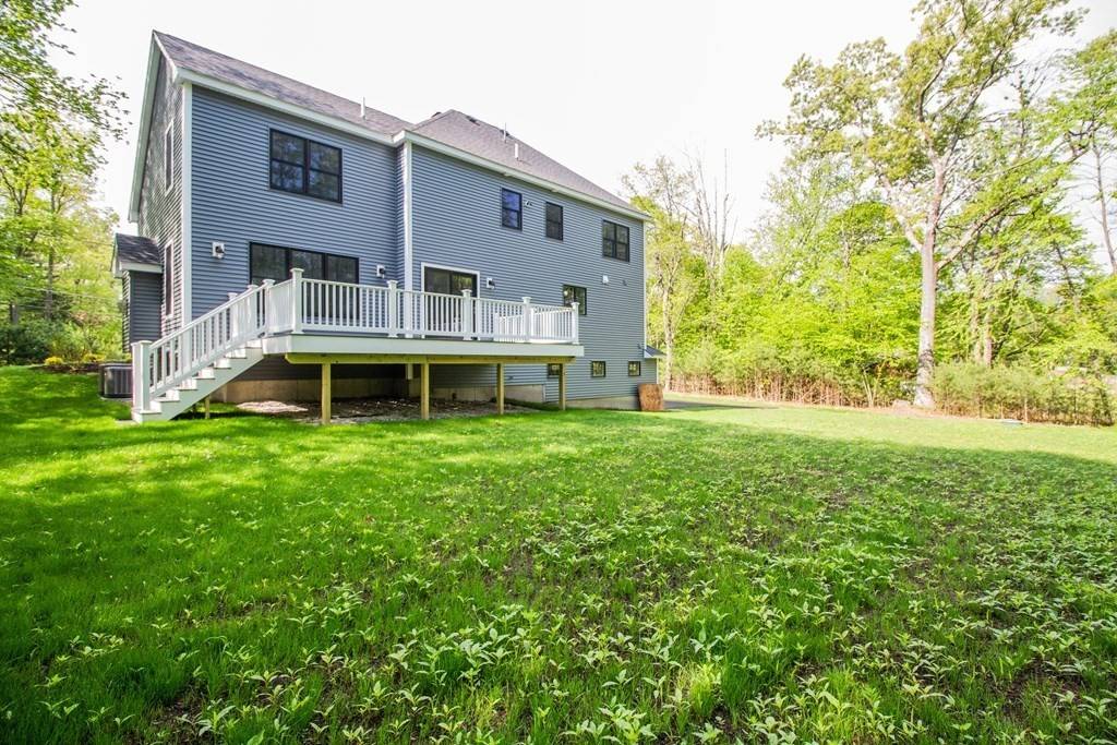 Mendon, MA 01756,5 Hartford Ave W