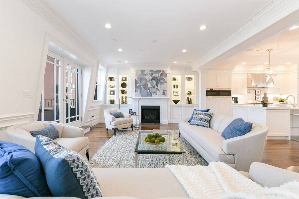 Boston, MA 02116,361 Beacon Street #3