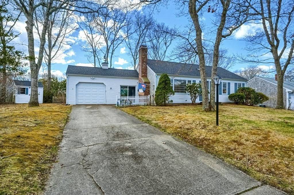 Falmouth, MA 02536,46 Tarpon Rd