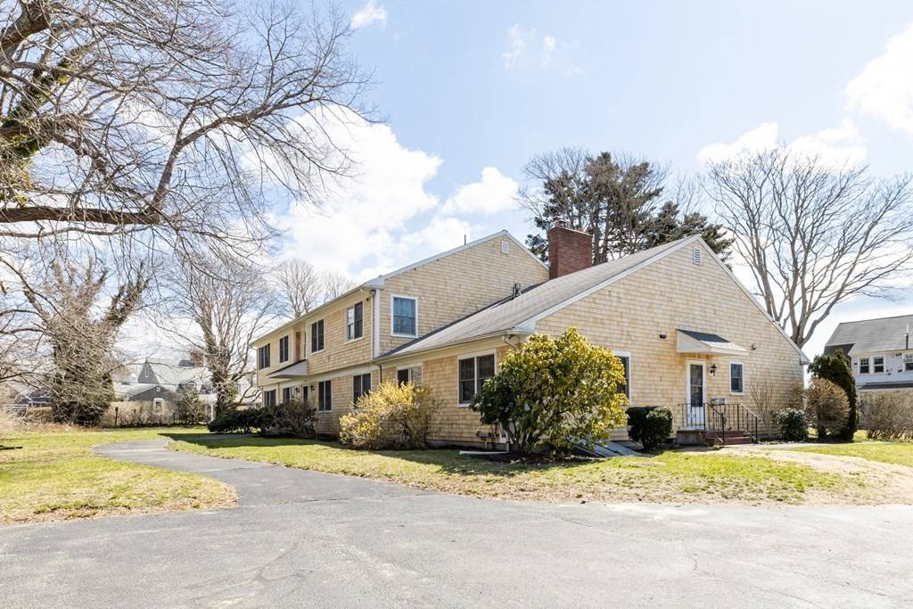Falmouth, MA 02540,176 Mill Rd #4BU