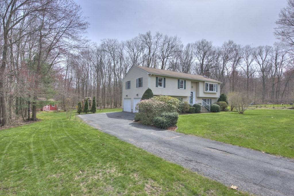 East Longmeadow, MA 01028,25 Tracey Lane