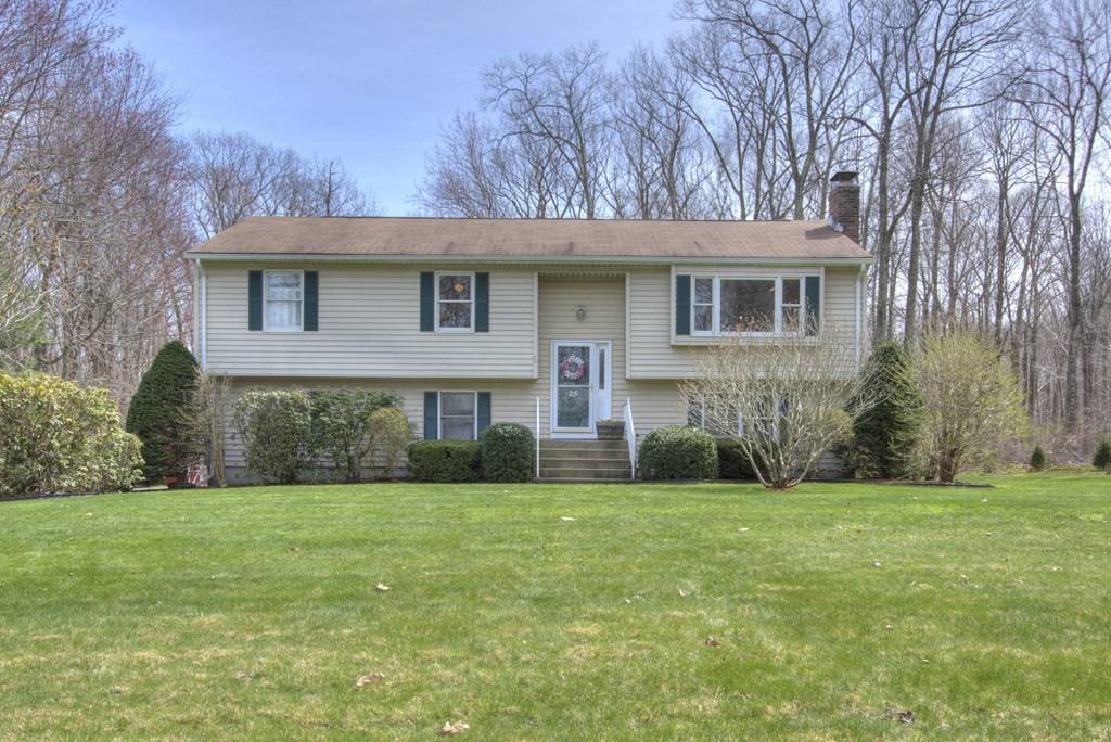 East Longmeadow, MA 01028,25 Tracey Lane