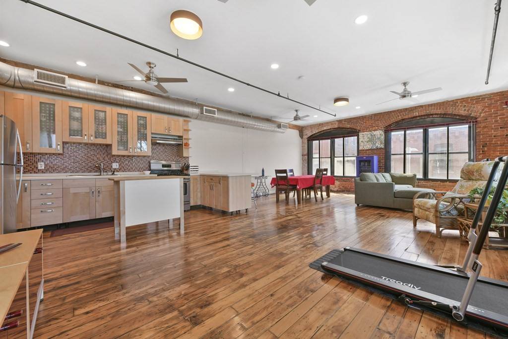 Boston, MA 02130,172 Green Street #6