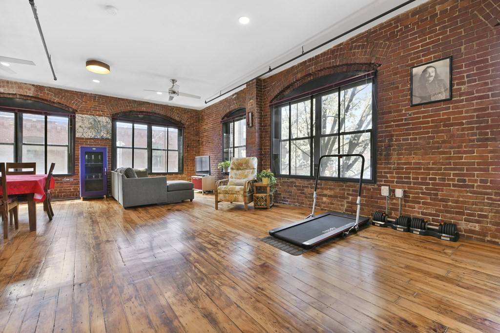 Boston, MA 02130,172 Green Street #6