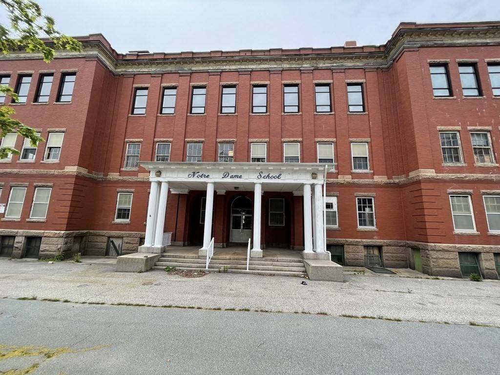 Fall River, MA 02723,34 St Joseph St
