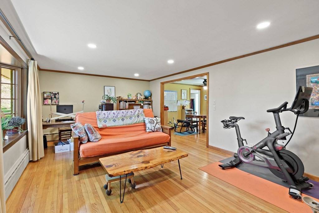 Greenfield, MA 01301,67 Meadow Lane