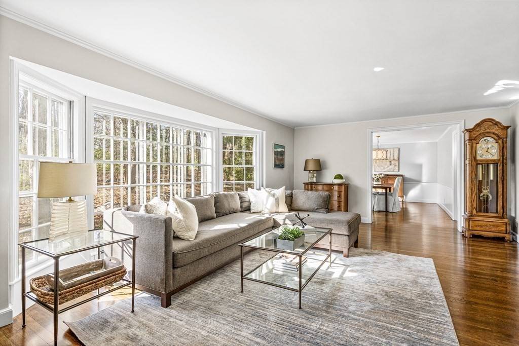 Wellesley, MA 02481,11 Trinity Ct