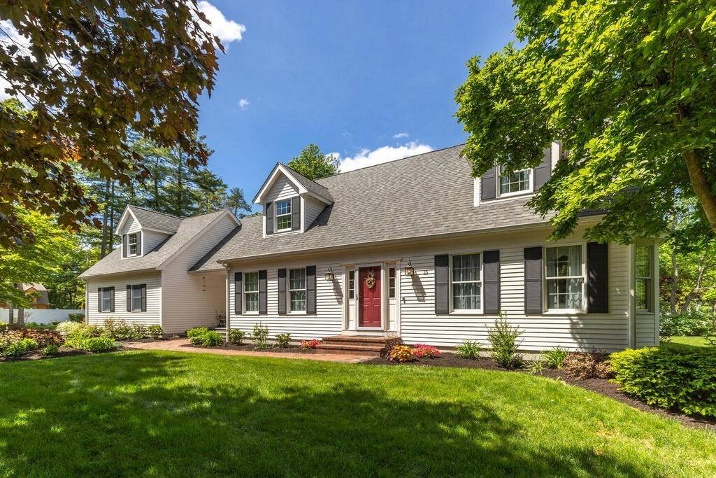 Wrentham, MA 02093,15 Oak Point