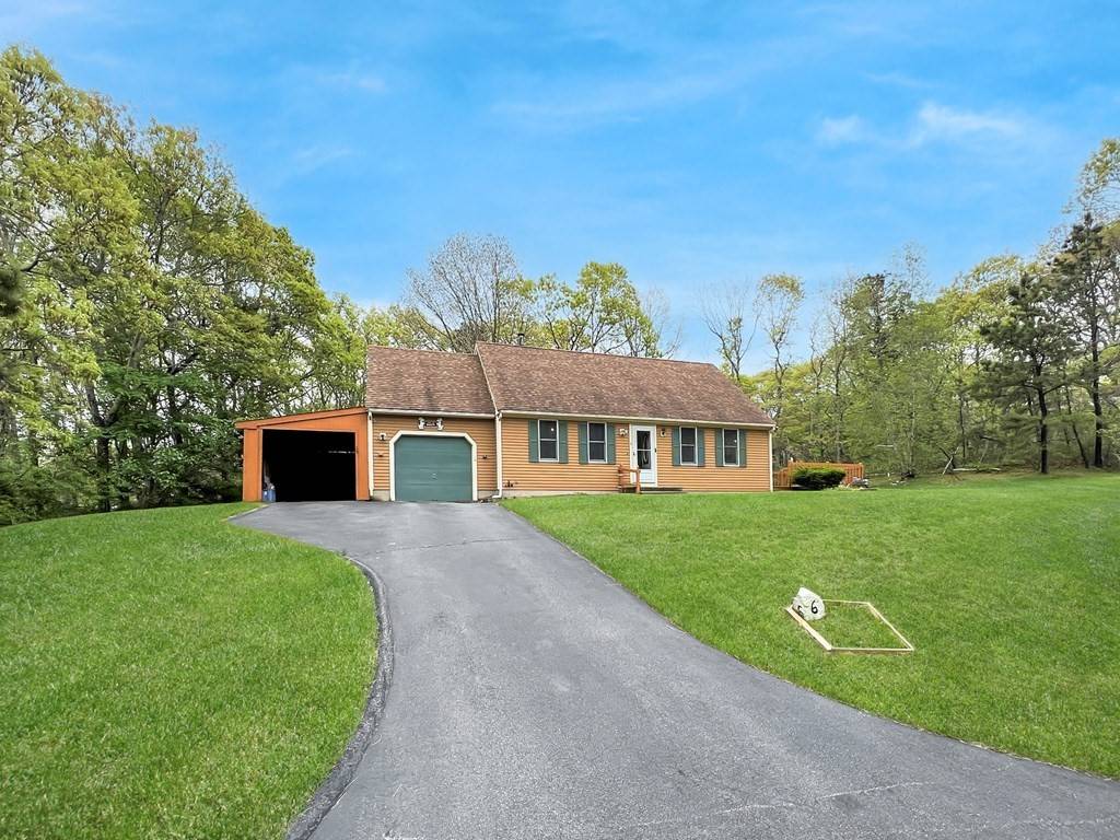 Bourne, MA 02562,6 Oakwood Dr