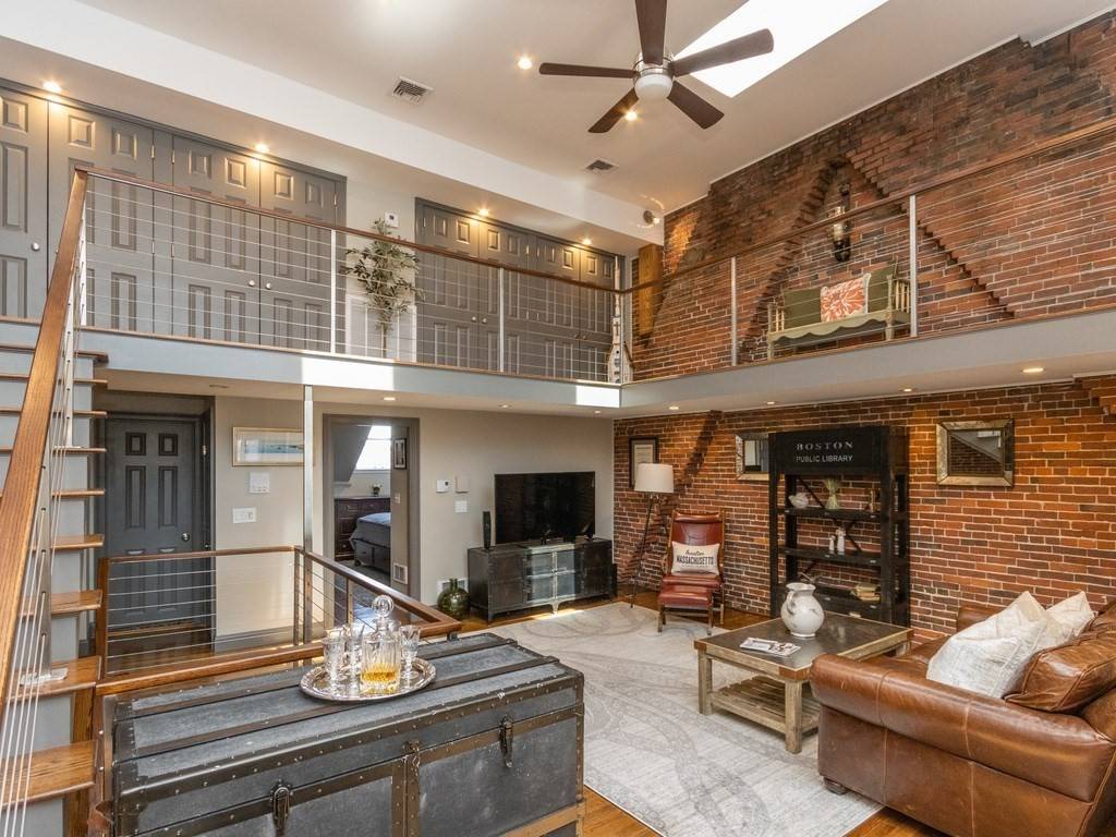 Boston, MA 02109,65 Fulton Street #4