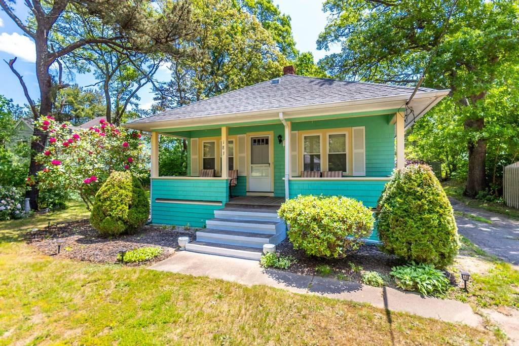 Falmouth, MA 02536,183 Sandwich Rd