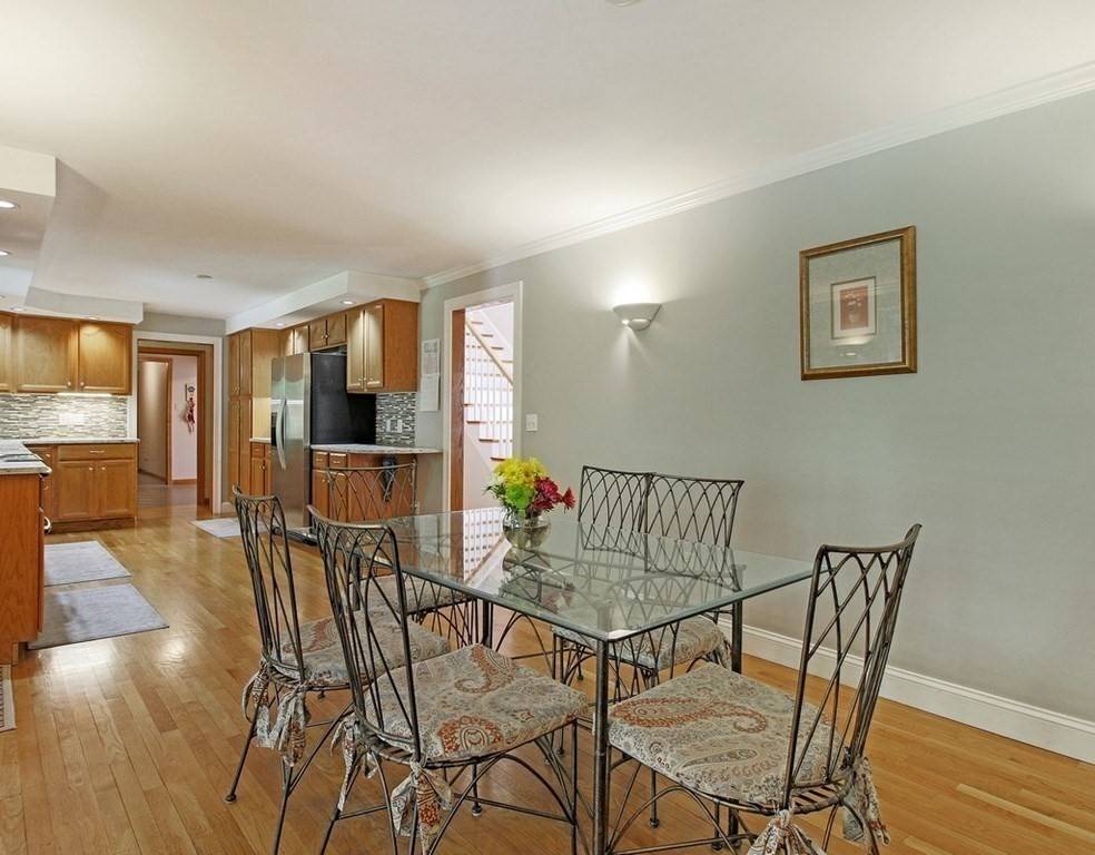 Upton, MA 01568,59 Forest St