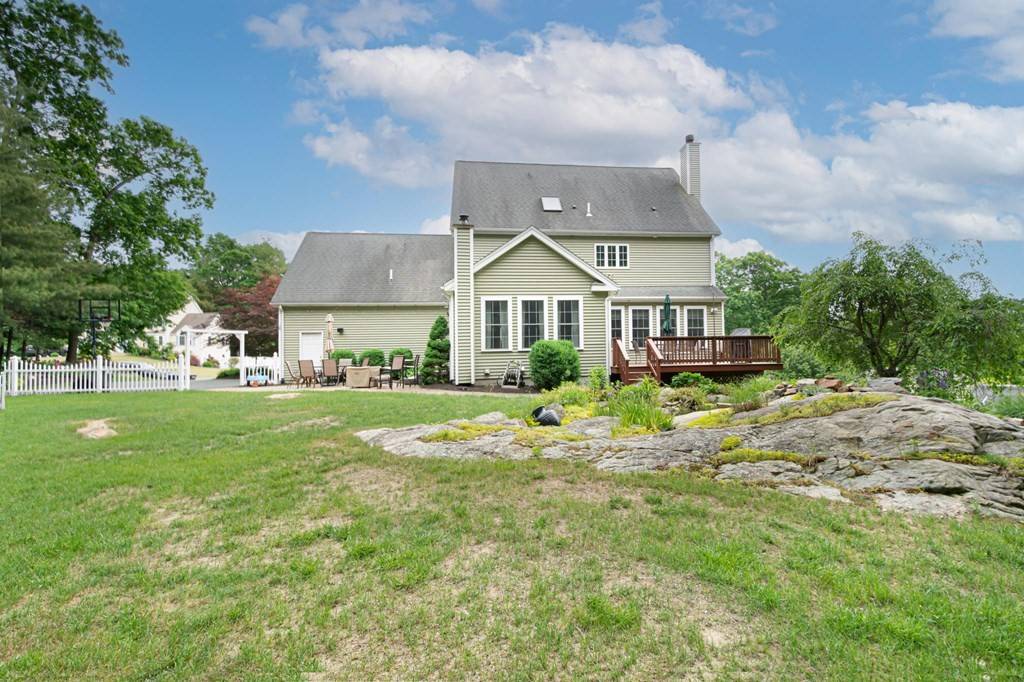 Hopedale, MA 01747,23 Heron Ln