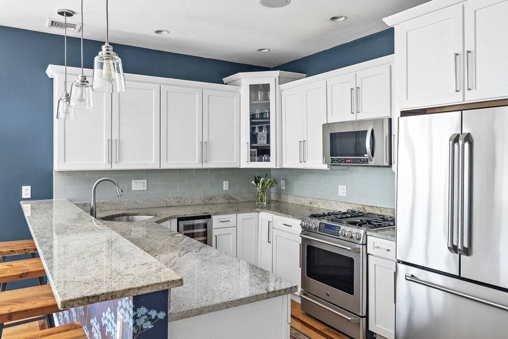 Boston, MA 02127,178 W 4th St #3B