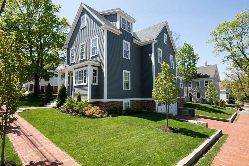 Newburyport, MA 01950,18 Ashland St