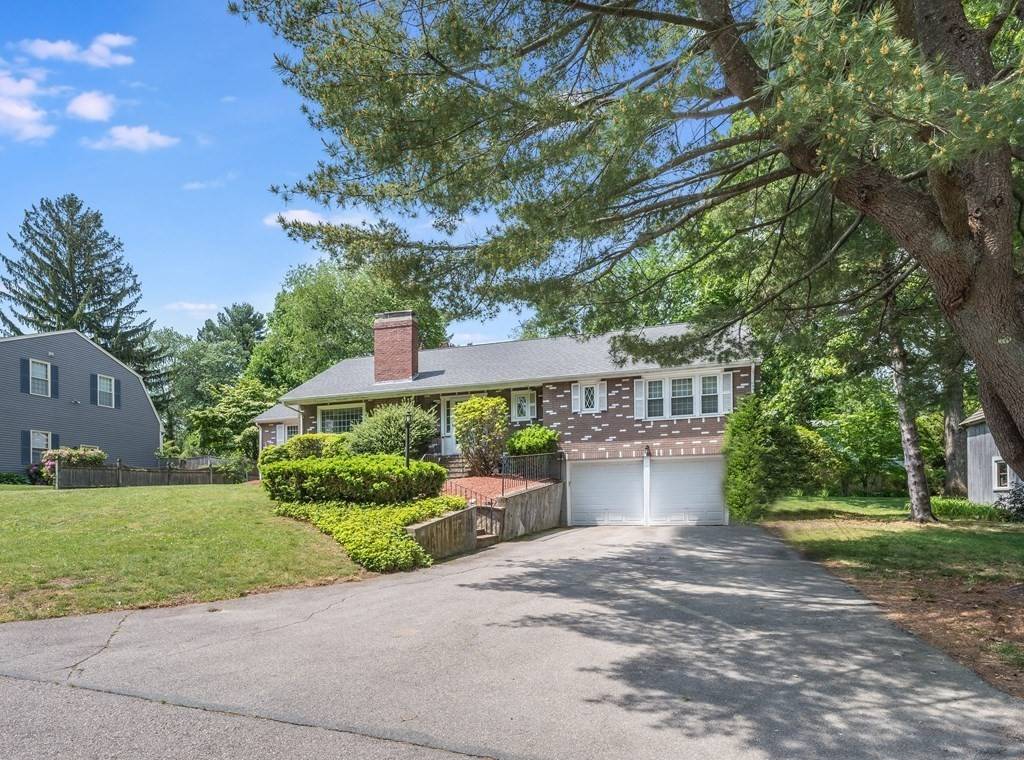 Needham, MA 02492,38 Colonial Rd