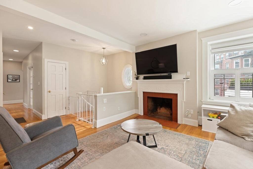 Brookline, MA 02445,1 Regent Circle #1