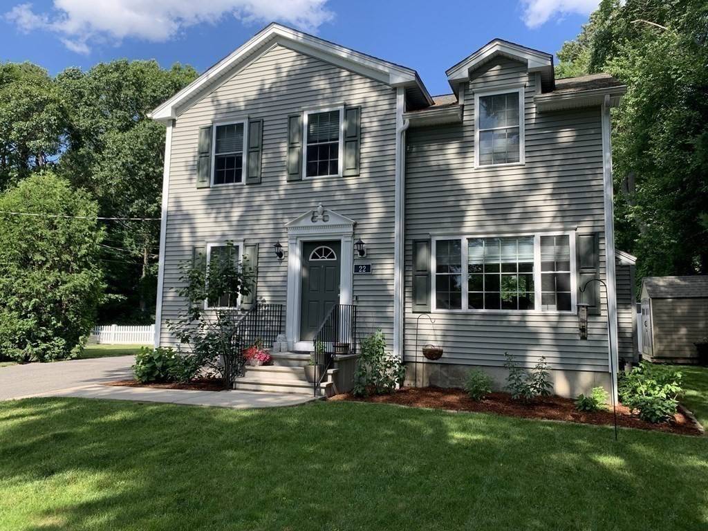 East Longmeadow, MA 01028,22 Young Ave