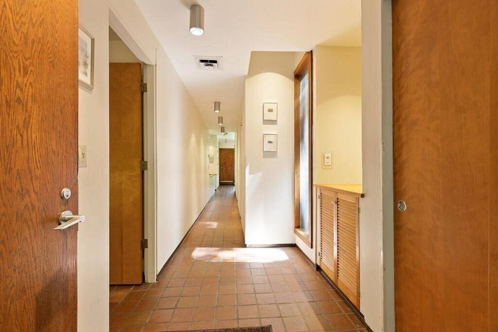 Lexington, MA 02420,26 Dewey Rd