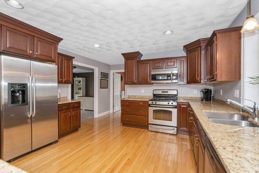 Tewksbury, MA 01876,140 Prospect Hill Dr