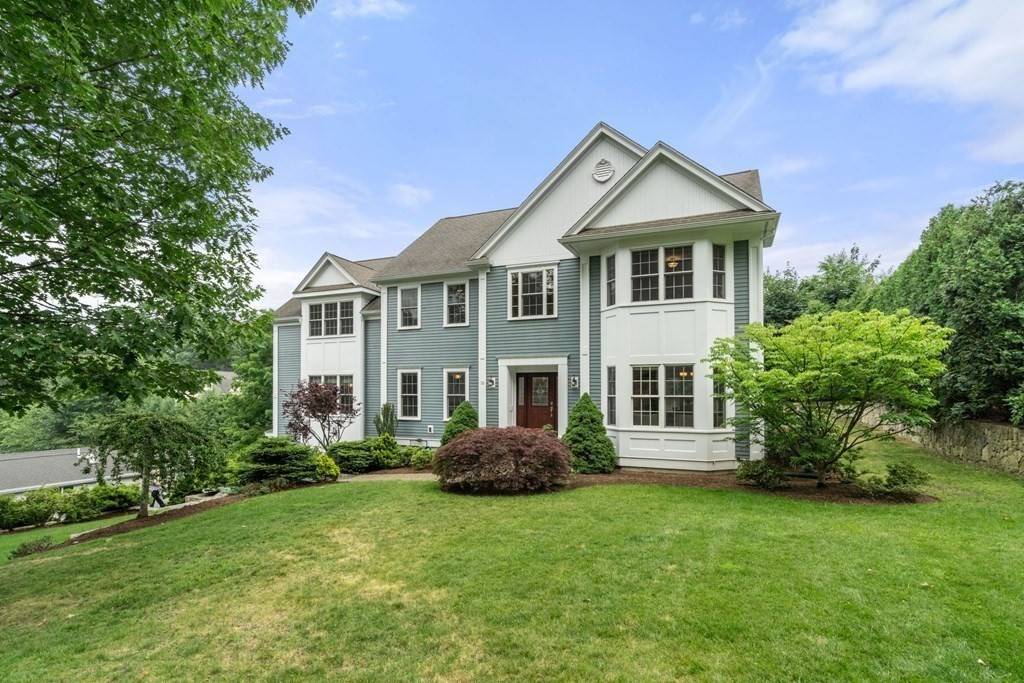 Wellesley, MA 02481,19 Dunedin Road