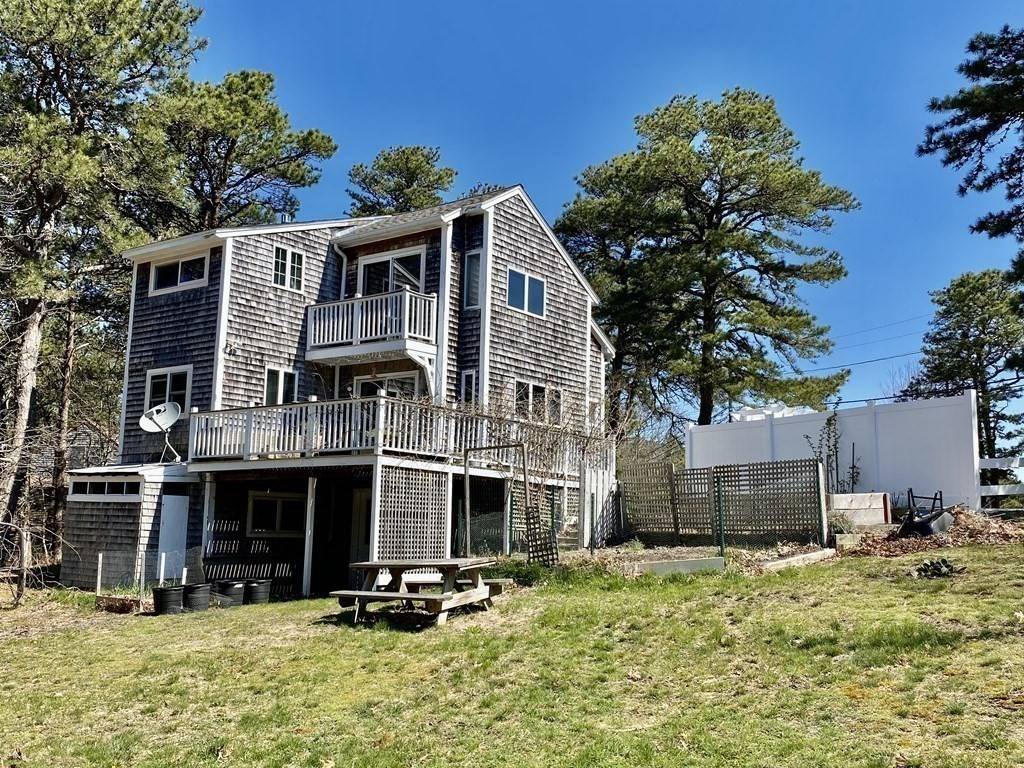 Wellfleet, MA 02667,75 Summit St