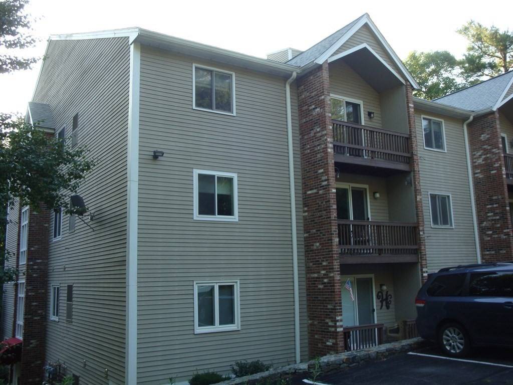 Southbridge, MA 01550,44 Maria Ave #203