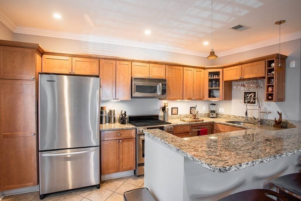 Boston, MA 02122,26 Beach St #2