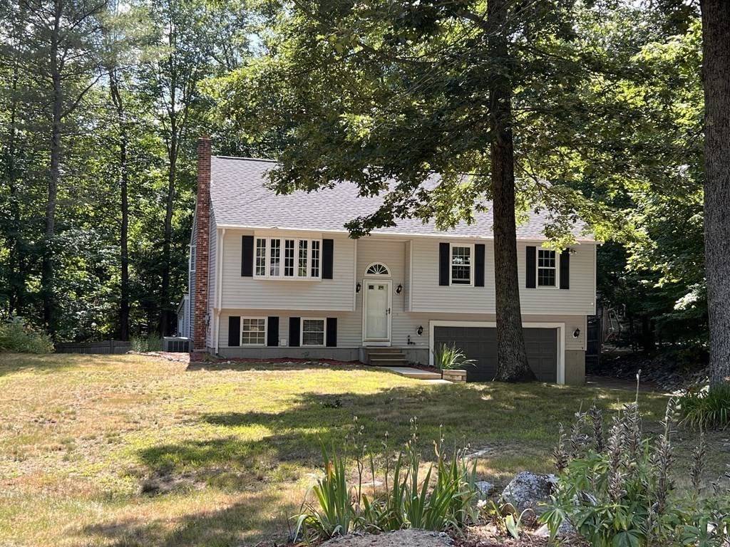 Hubbardston, MA 01452,7 Navajo Street