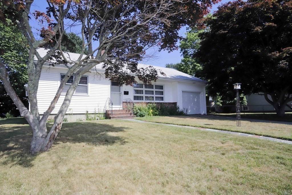 Dartmouth, MA 02747,37 Pinette St