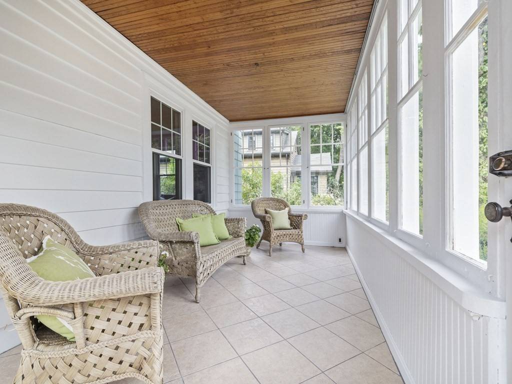 Wellesley, MA 02481,52 Riverdale Rd