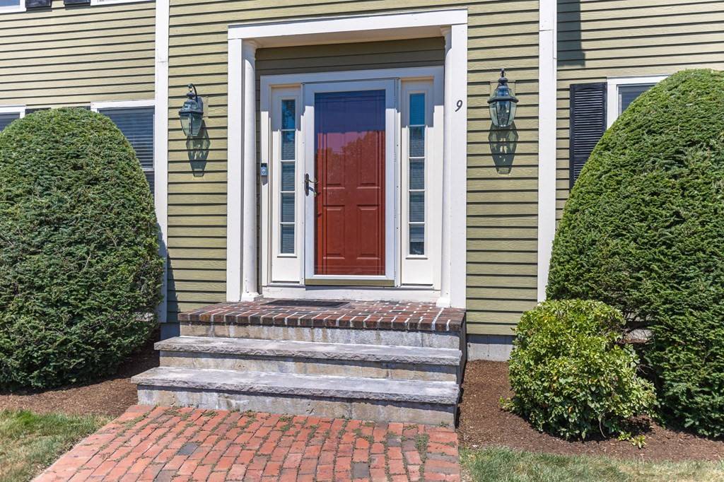 Easton, MA 02356,9 Sandy Pond Ln