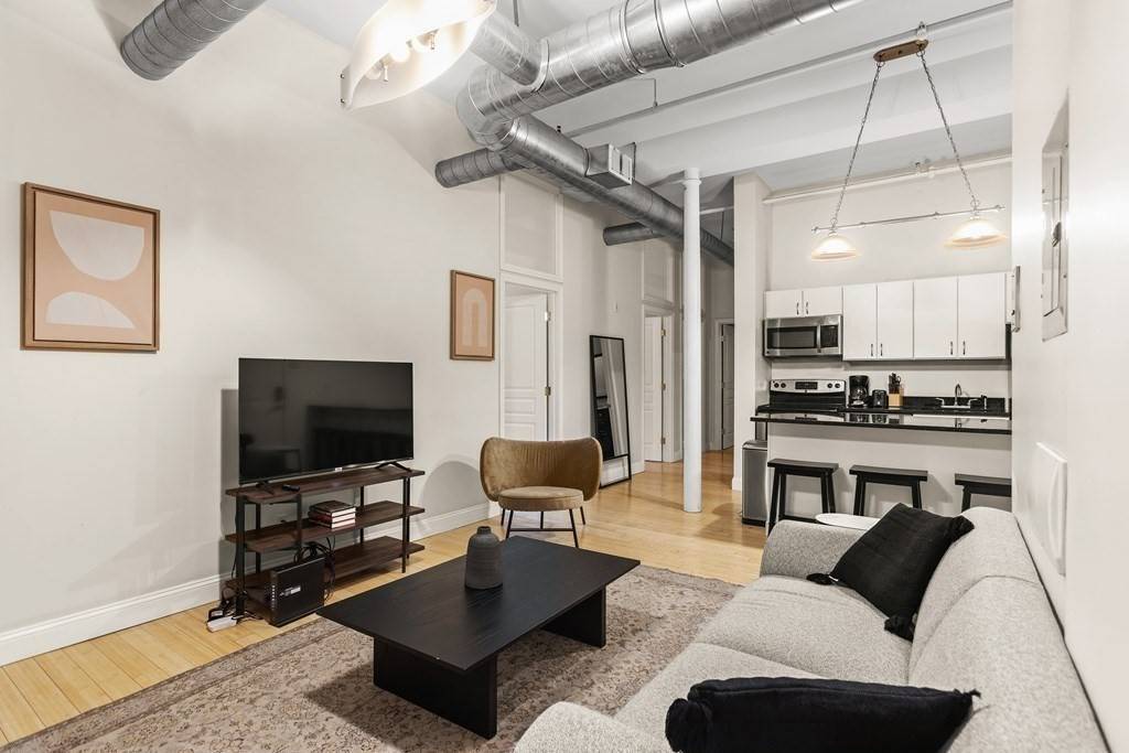 Boston, MA 02111,37-43 Temple Place