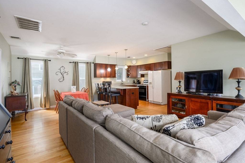 Hull, MA 02045,87 Lynn Ave
