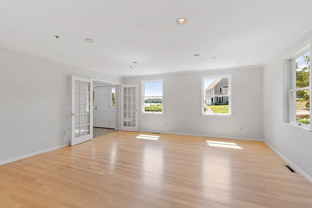 Danvers, MA 01923,5 Lakeview Ave