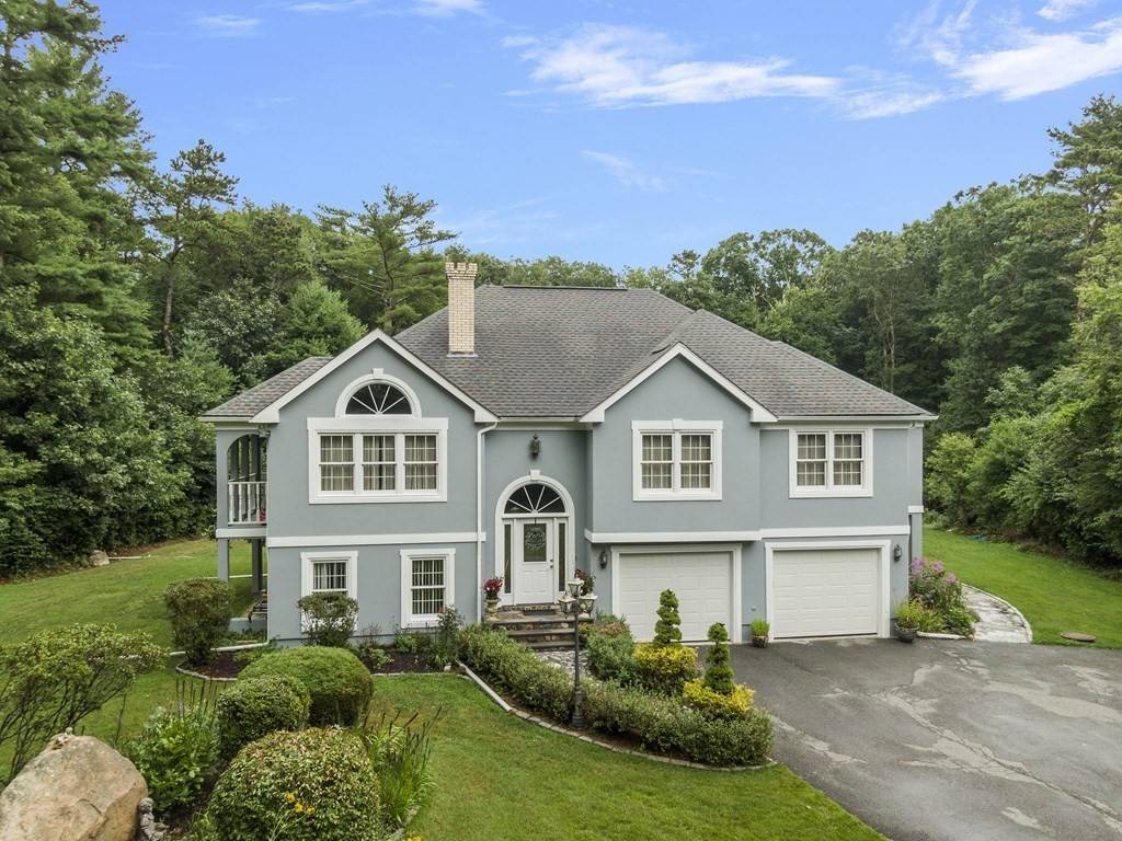 Westport, MA 02790,21 Forsythia Ln