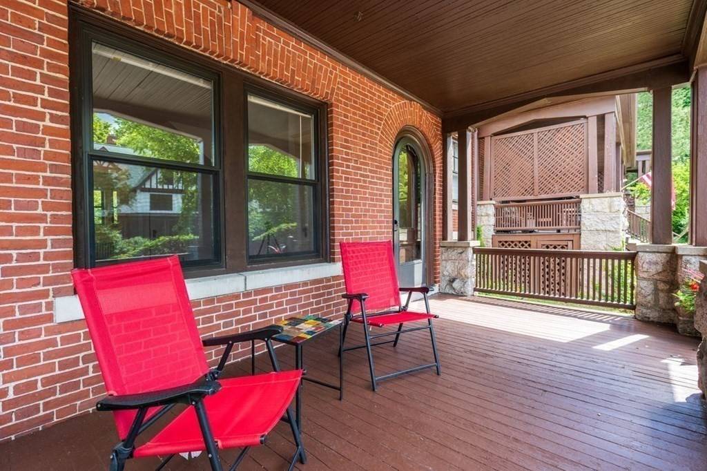 Wellesley, MA 02481,12 Eaton Court