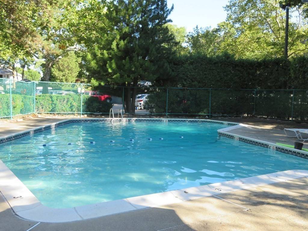 Quincy, MA 02169,34 South St #207