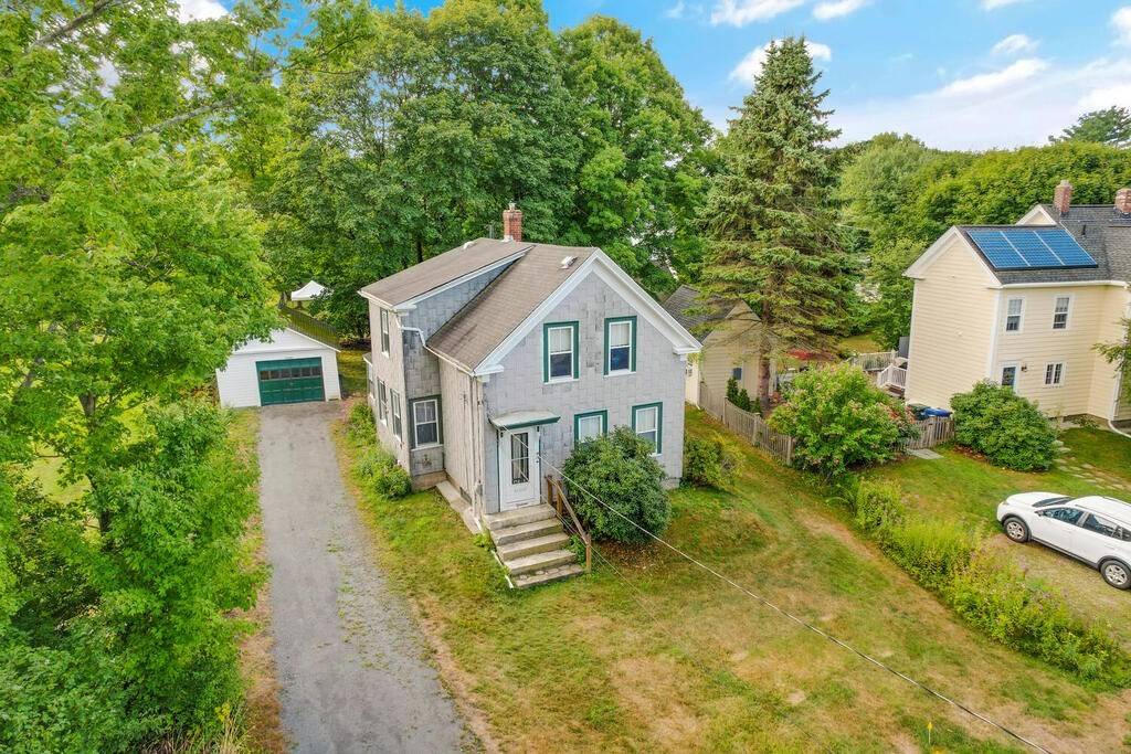 Hopkinton, MA 01748,19 Maple St