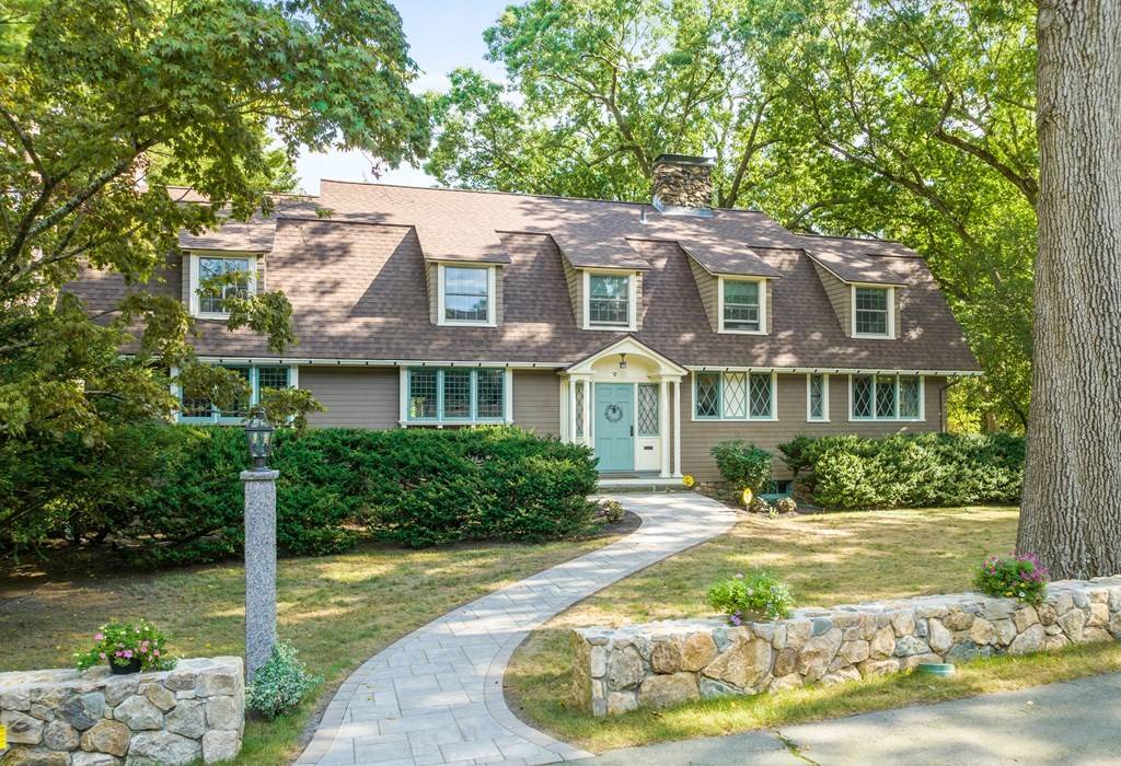 Wellesley, MA 02481,10 Hawthorne Rd