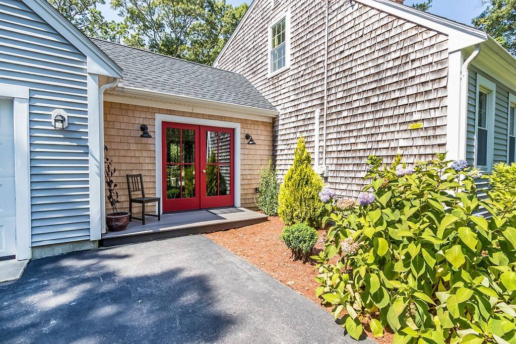 Falmouth, MA 02536,510 Old Meeting House Road