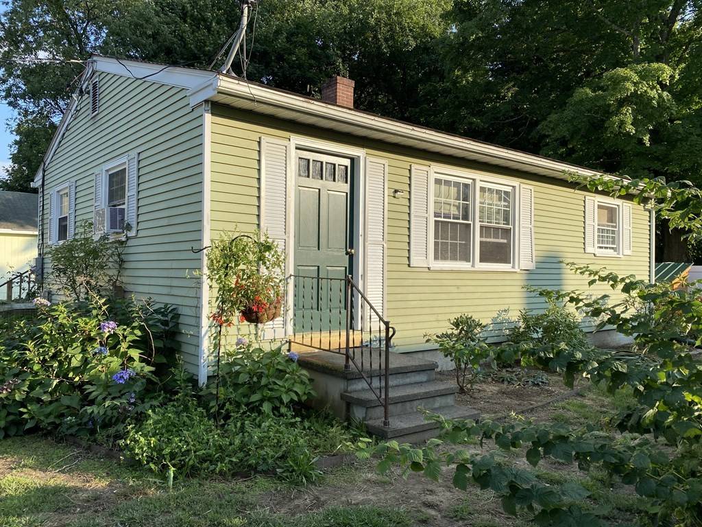 Deerfield, MA 01373,4 Coates Avenue