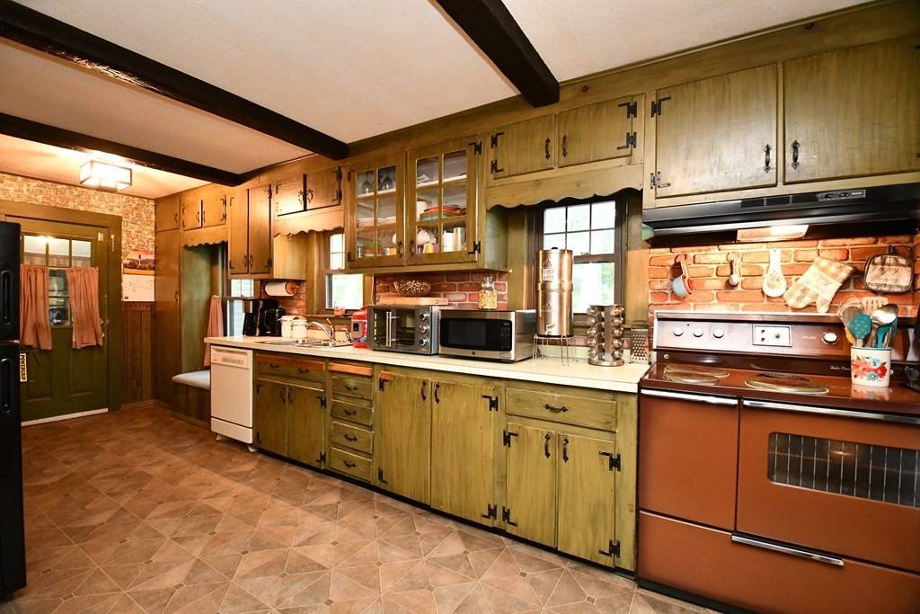 Sterling, MA 01564,251 Leominster Road